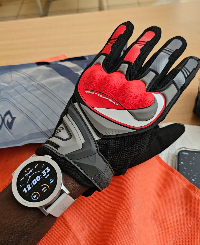 Riding gloves