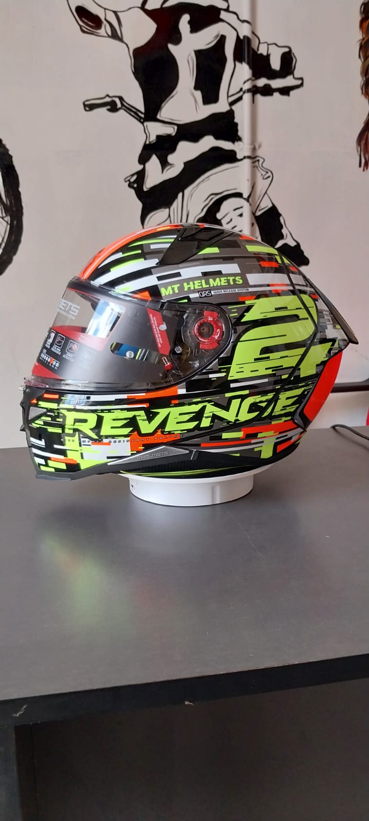 MT Revenge 2 Helmet (Glossy Pear Orange)