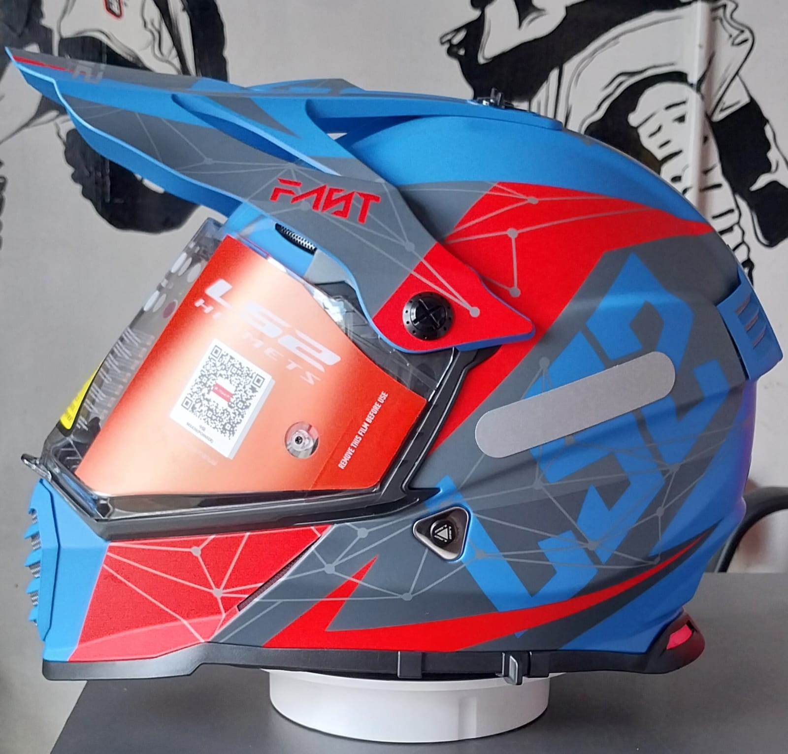 Pioneer Blue red left.jpg