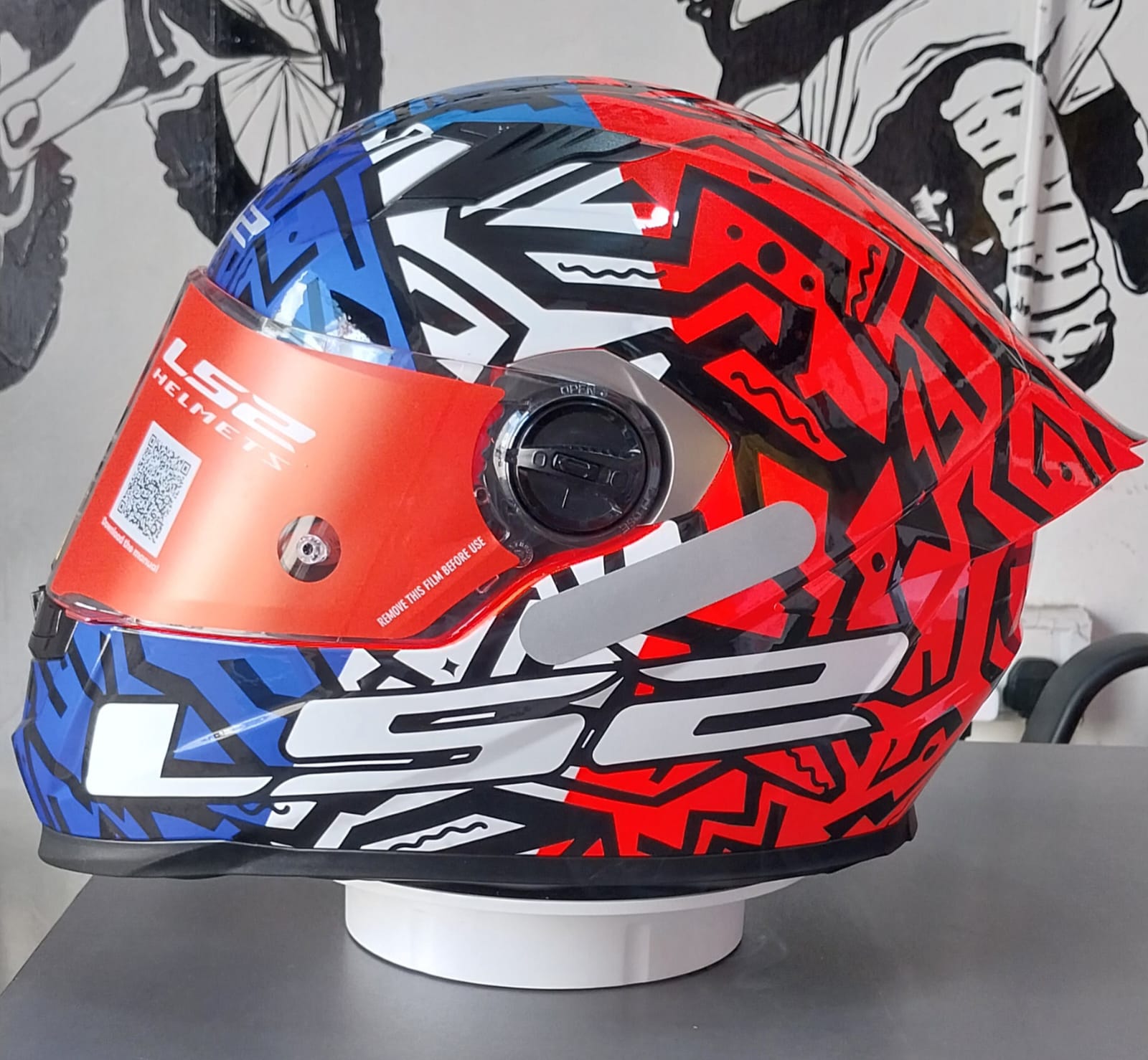 Ls2 ff300 Blue orange left.jpg