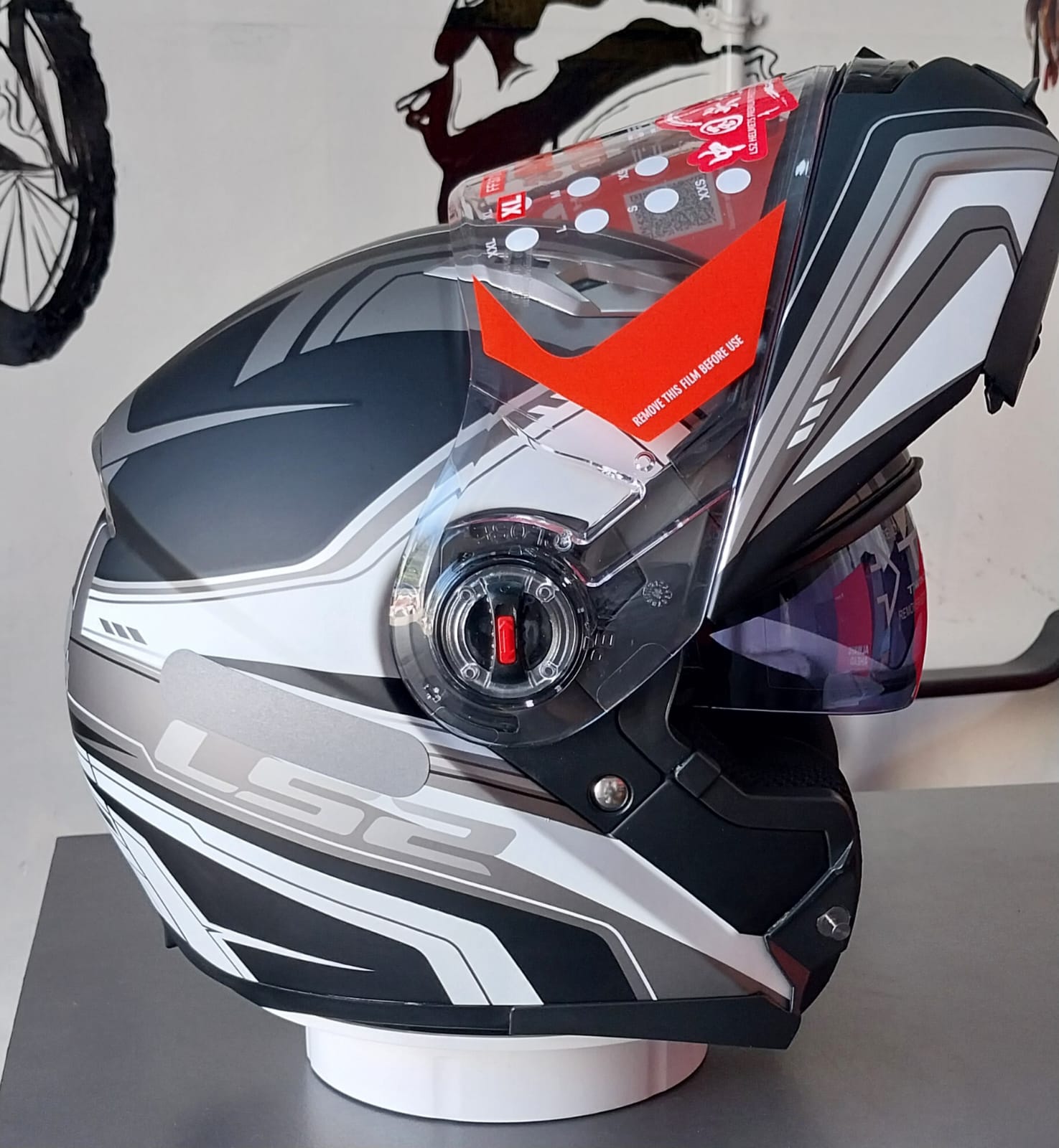 LS2 Modular Black White