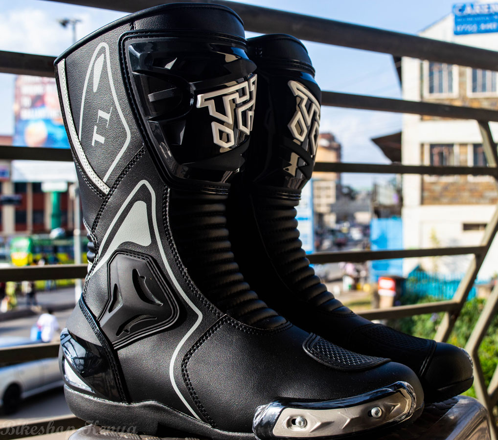 t1-on-road-boots-17-40-09-ki.jpg
