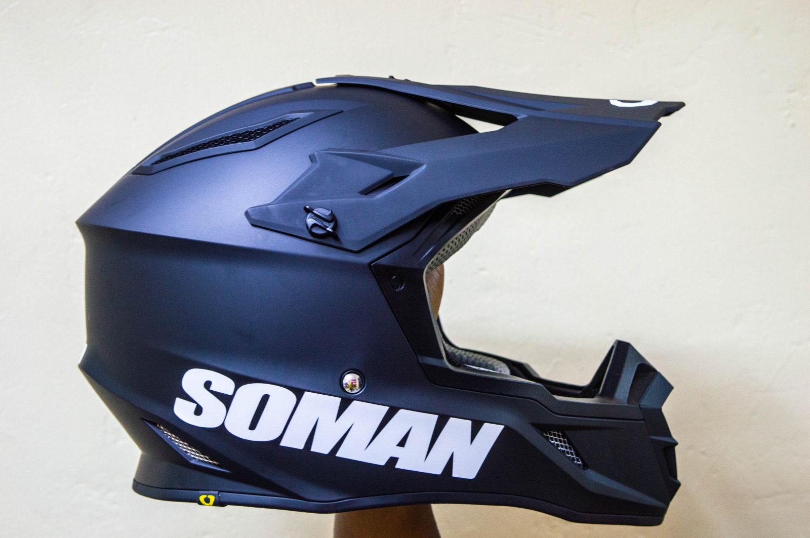 soman-offroad-helmet-23-28-36-lO.jpg